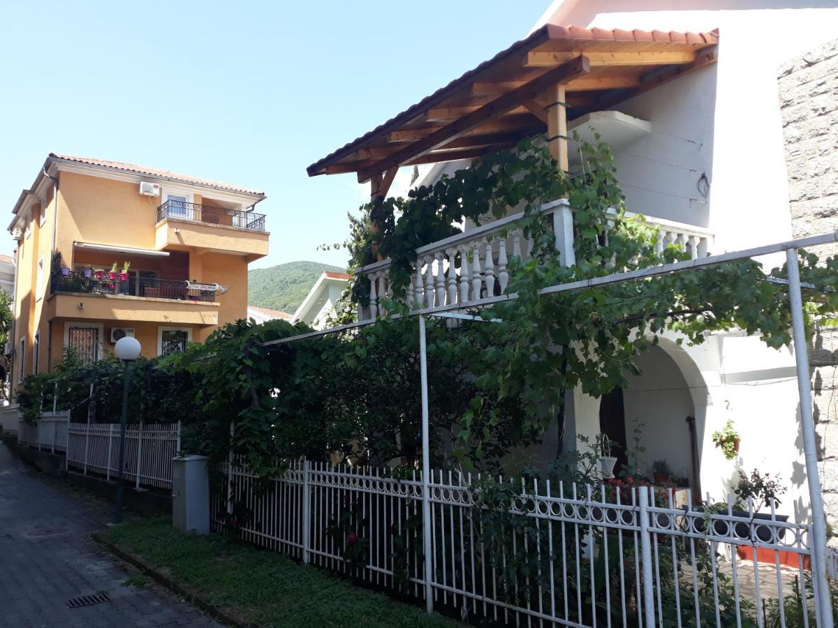 Astakos Apartments Budva Luaran gambar